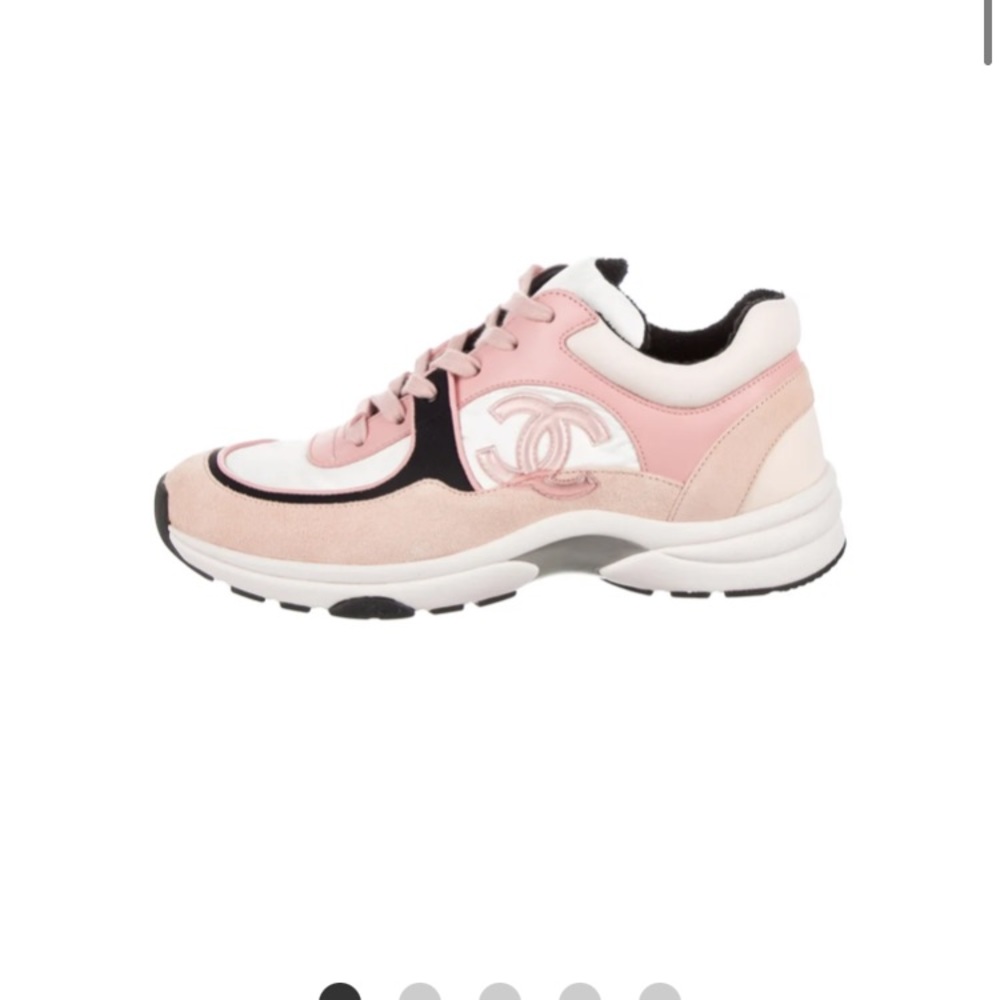 CHANEL sneaker